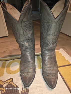 Mens 9D Wingtip J Chisholm Drover Series Boots Gray  Leather Western Cowboy Boot